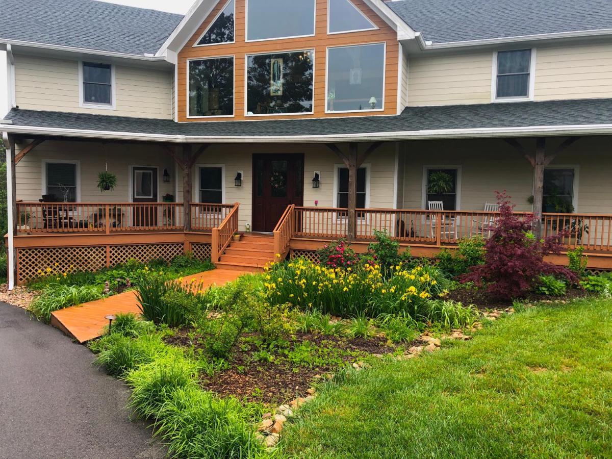 Bedford Landings Bed & Breakfast Moneta Экстерьер фото
