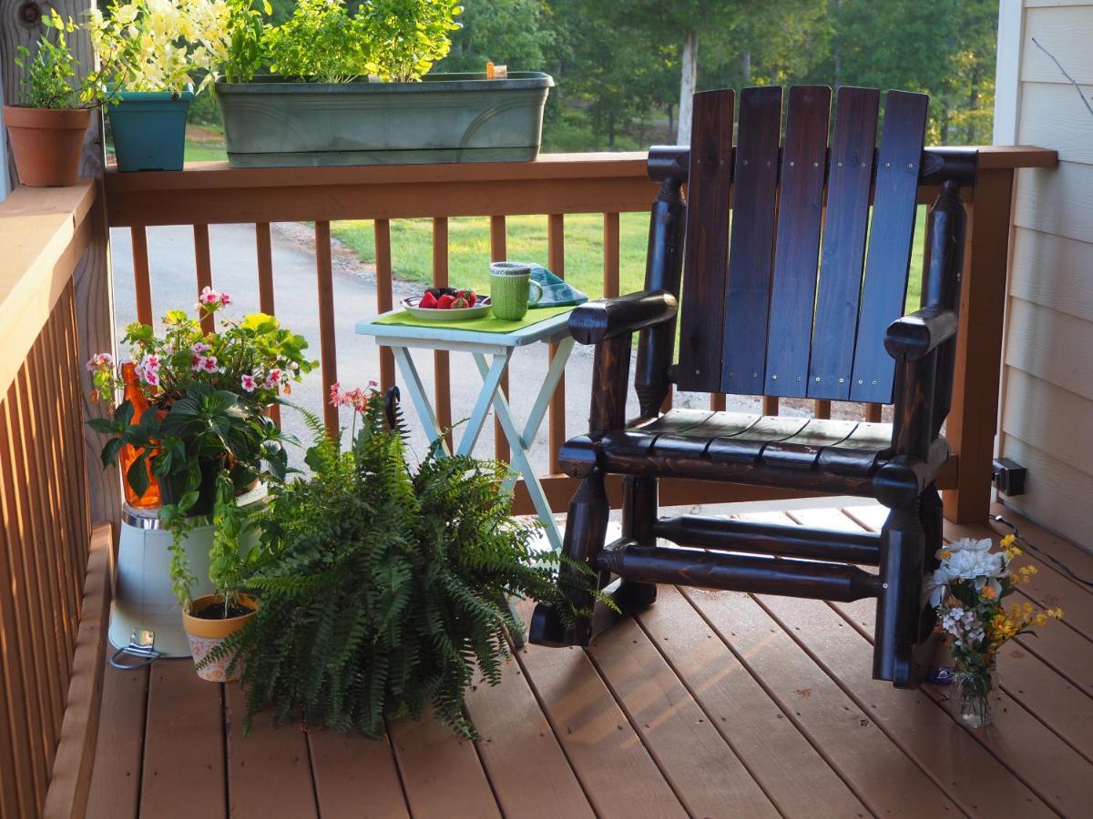 Bedford Landings Bed & Breakfast Moneta Экстерьер фото